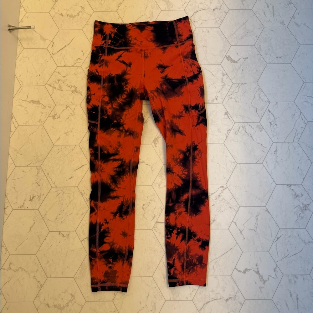 lululemon athletica Tie-Dye Leggings - Red and Black